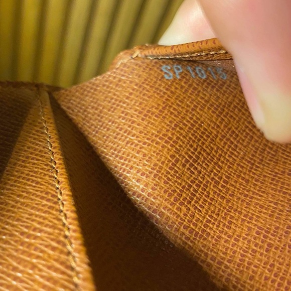 SOLD Louis Vuitton Wallet - Picture 6 of 6